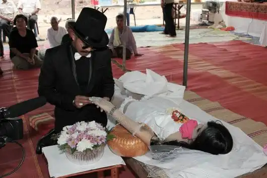 Свадьба на похоронах