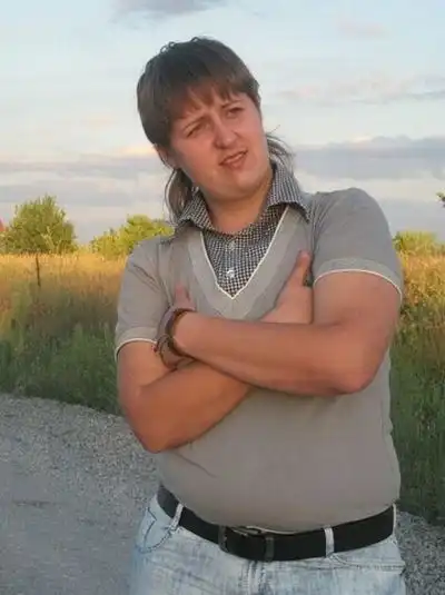 Анасы ұлын жыныстық қатынасқа түсіреді Шашты киска ақ трусиктер арқылы көрінеді.