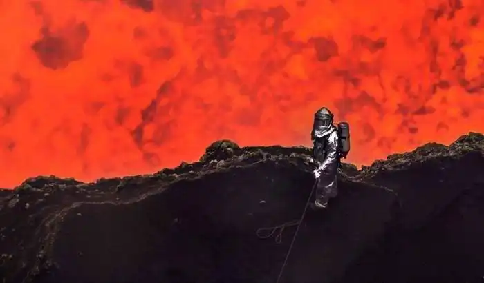 Экстремальный спуск в жерло вулкана