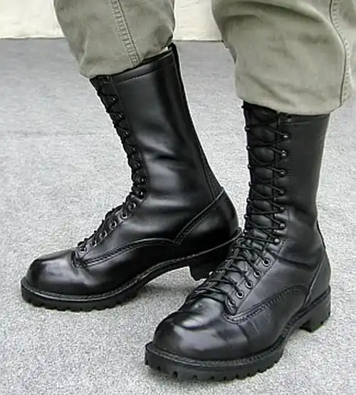 Давайте сравним обувь российской и американской армии