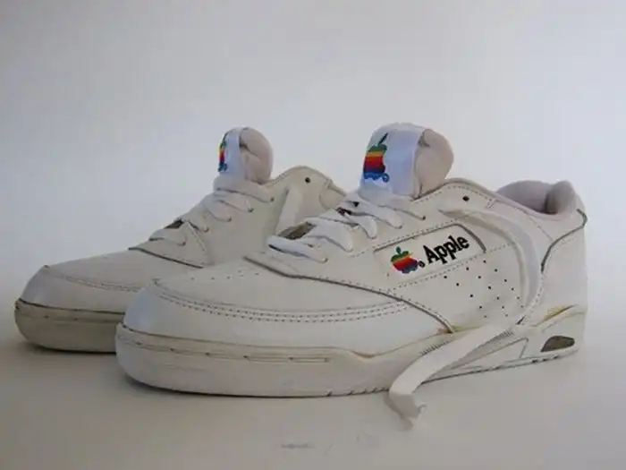 Кроссовки Apple 90х годов