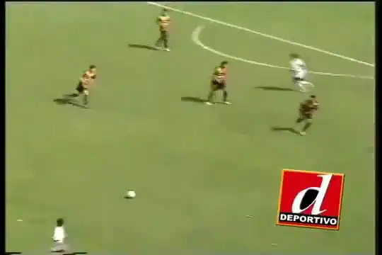 Нереальный гол в исполнении боливийского футболиста
