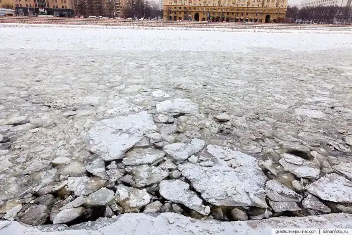 Москва-река зимой