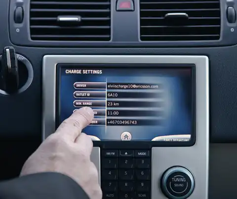 Volvo представила умную систему заправки электромобилей
