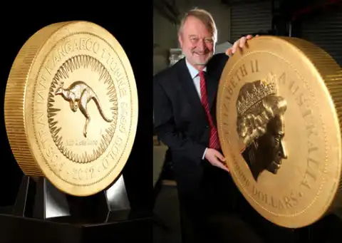 Выпущена самая большая в мире золотая монета
