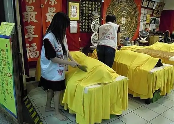 Китайский массаж... ножами.