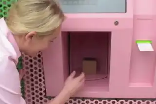 В США заработал первый в мире автомат с кексами