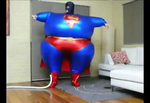 Надуваем костюм Супермена