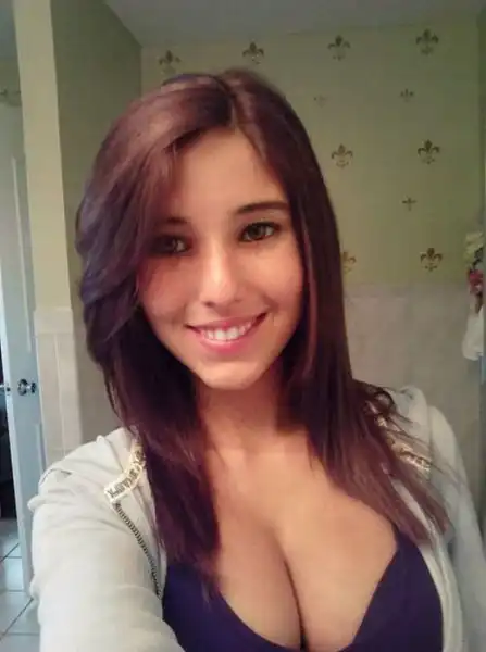 Nude Angie Varona