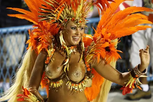 И сново фото с сумасшедшего бразильского карнавала