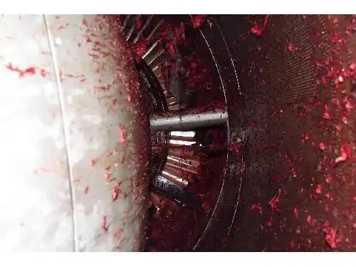 Авиатехник крупным планом.