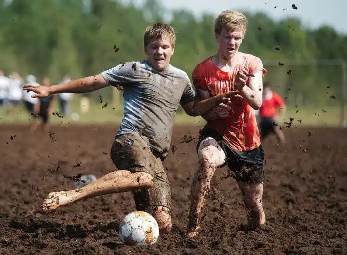 Чемпионат России по футболу на болотах