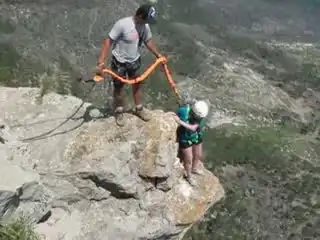 Экстремальный прыжок с горы