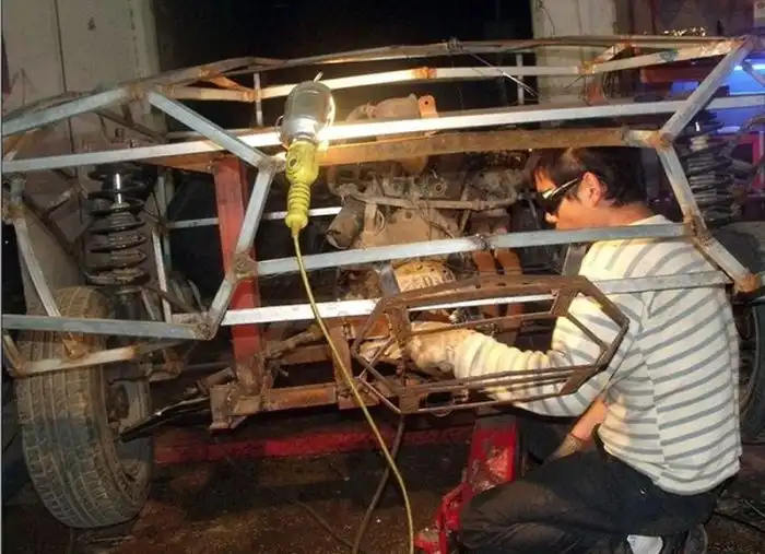 Китайский парень сделал Lamborghini Reventon своими руками
