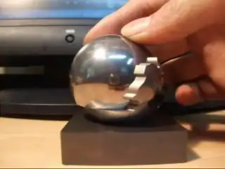 Удивительный шар для оптических иллюзий