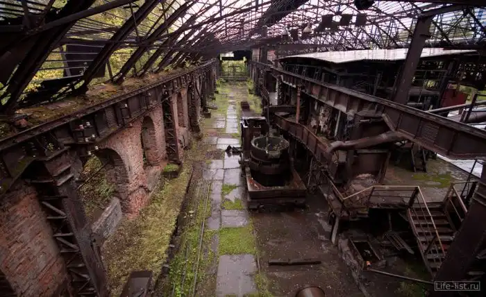 Заброшенный металлургический завод в Нижнем Тагиле