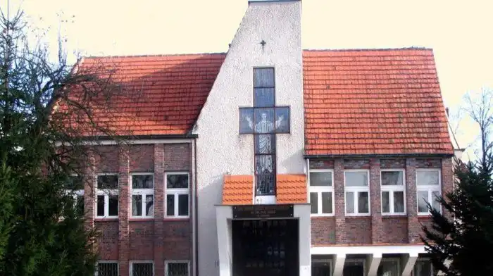 Странный обряд посвящения в польской католической школе