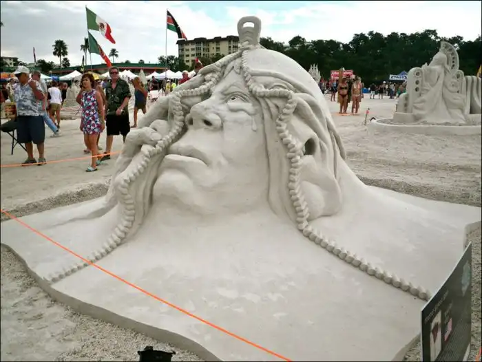Удивительные произведения искусства из песка