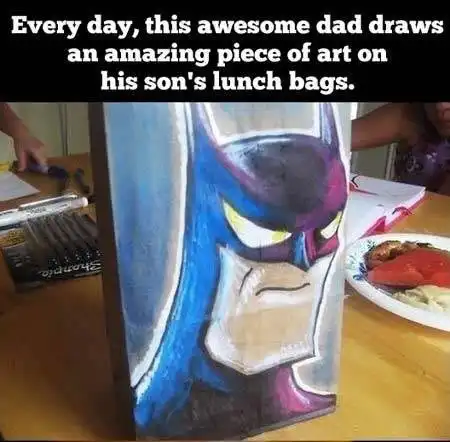 Каждый день отец отправляет сына в школу с авторскими пакетами для ланча