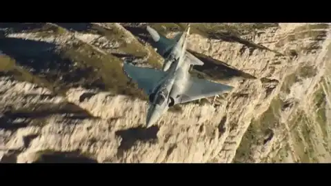 Удивительно красивое видео полетов реактивных истребителей