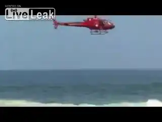 Авария вертолета на пляже!