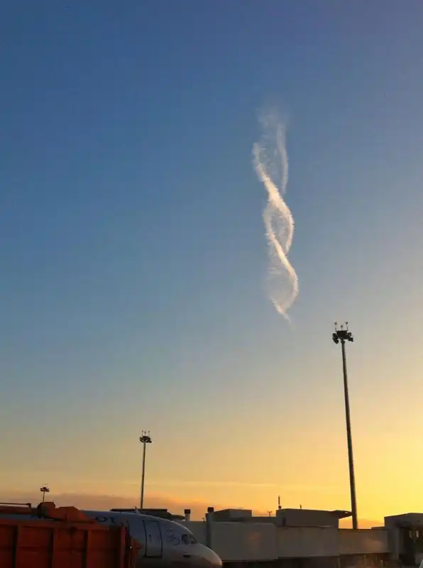 Загадочное облако в виде двойной спирали