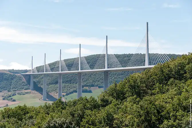 Виадук Мийо — рекордсмен среди мостов