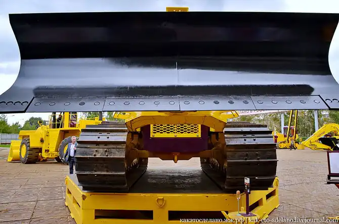 Как делают бульдозеры