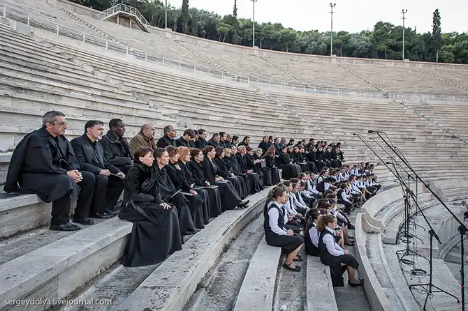 Путь Олимпийского огня из Греции в Москву