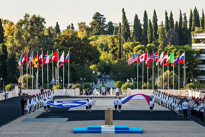 Путь Олимпийского огня из Греции в Москву