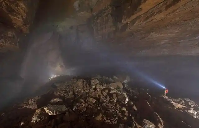 Удивительная система пещер в Китае