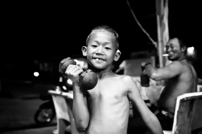 Дети Таиланда - профессиональные боксеры