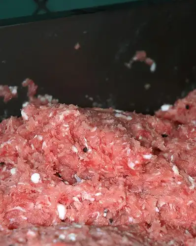 Как делают колбасу без консервантов