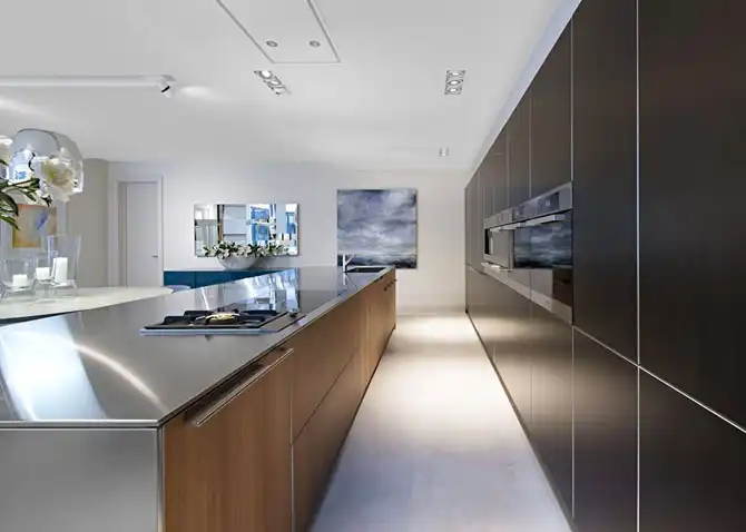 Пятиэтажный особняк в викторианском стиле