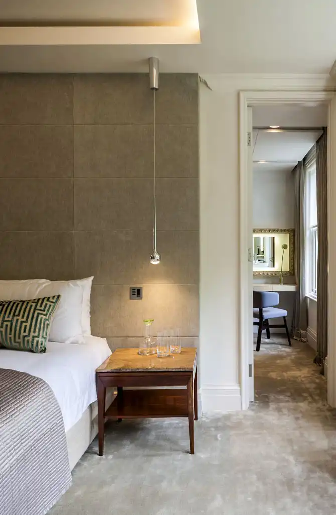 Пятиэтажный особняк в викторианском стиле