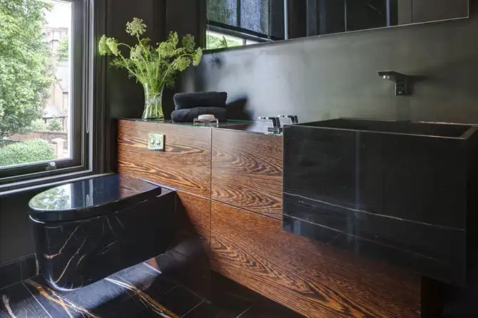 Пятиэтажный особняк в викторианском стиле