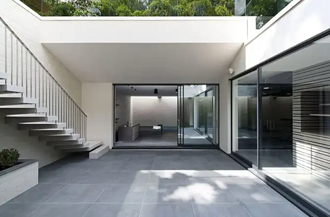 Пятиэтажный особняк в викторианском стиле