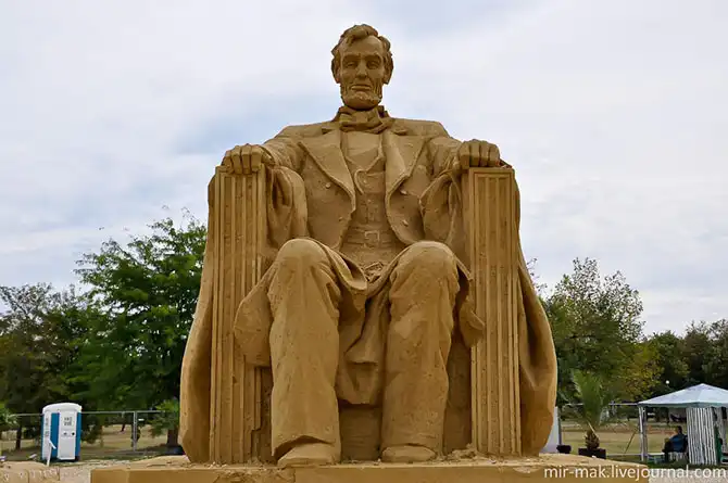 Фестиваль песчаных скульптур в Бургасе