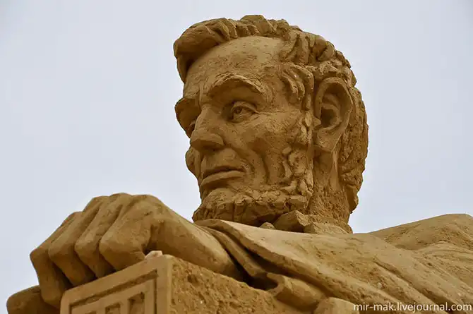Фестиваль песчаных скульптур в Бургасе
