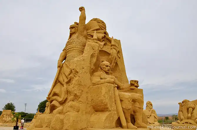 Фестиваль песчаных скульптур в Бургасе