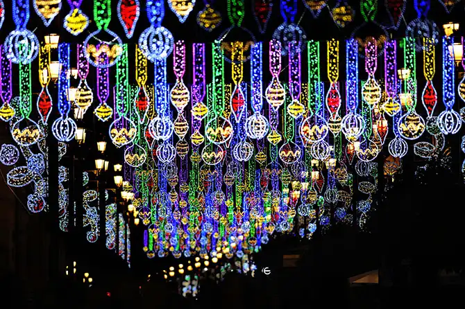 22 примера праздничных огней на улицах городов