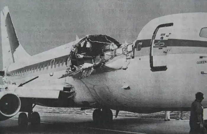 243 Алоха Эрлайнз: невероятная посадка поврежденного самолета
