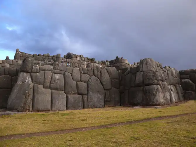 9 объектов и сооружений, в происхождении которых люди подозревают инопланетян