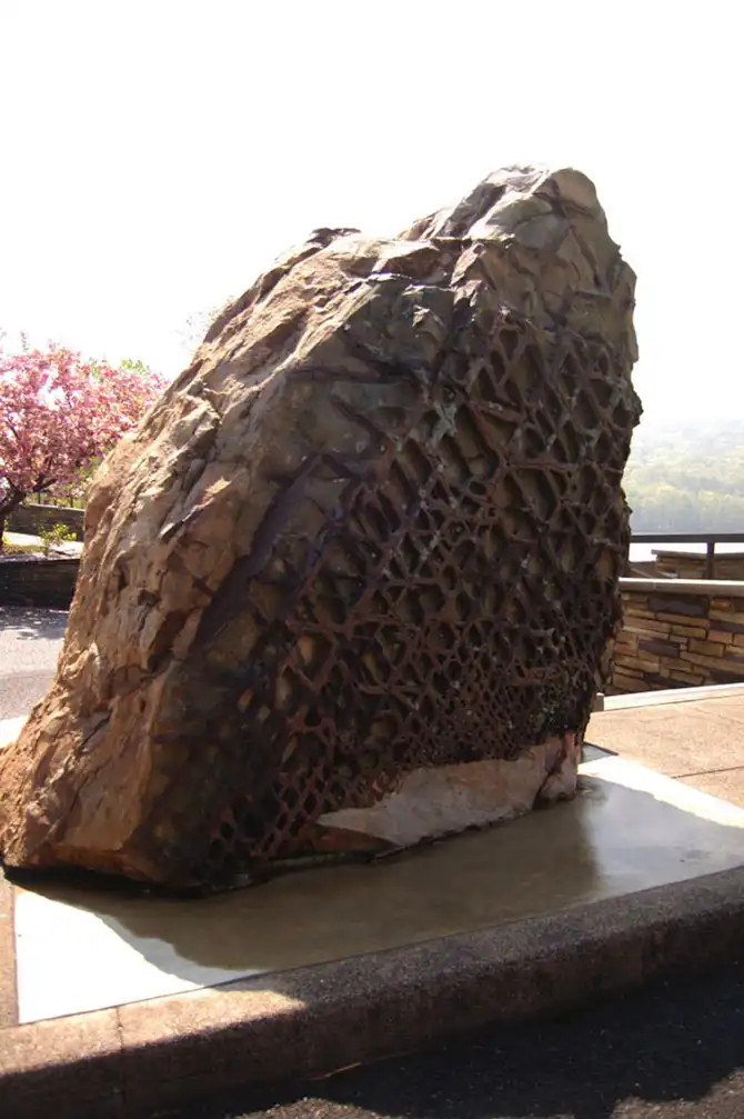 9 объектов и сооружений, в происхождении которых люди подозревают инопланетян