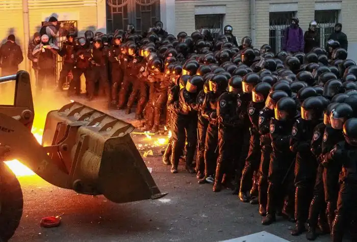Кадры протеста на Площади Независимости в центре Киева