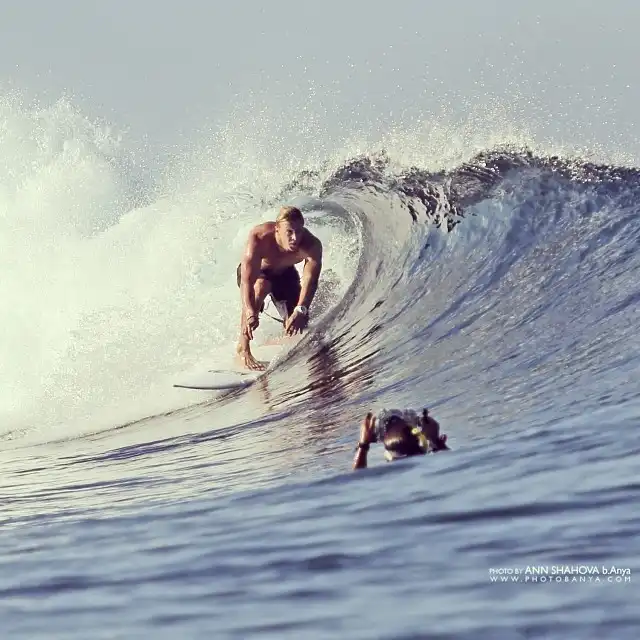 Что происходит с обратной стороны волны