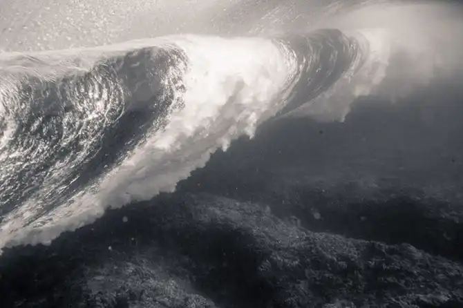 Что происходит с обратной стороны волны