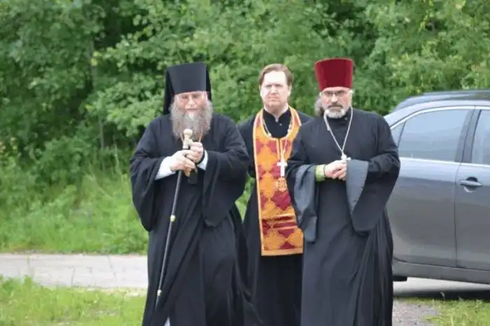 "Бедный" московский епископ лишился Lexus