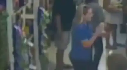 Посетитель супермаркета спас девочку от смерти