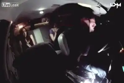 Жестокий розыгрыш девушек в такси: "Водитель-зомби"